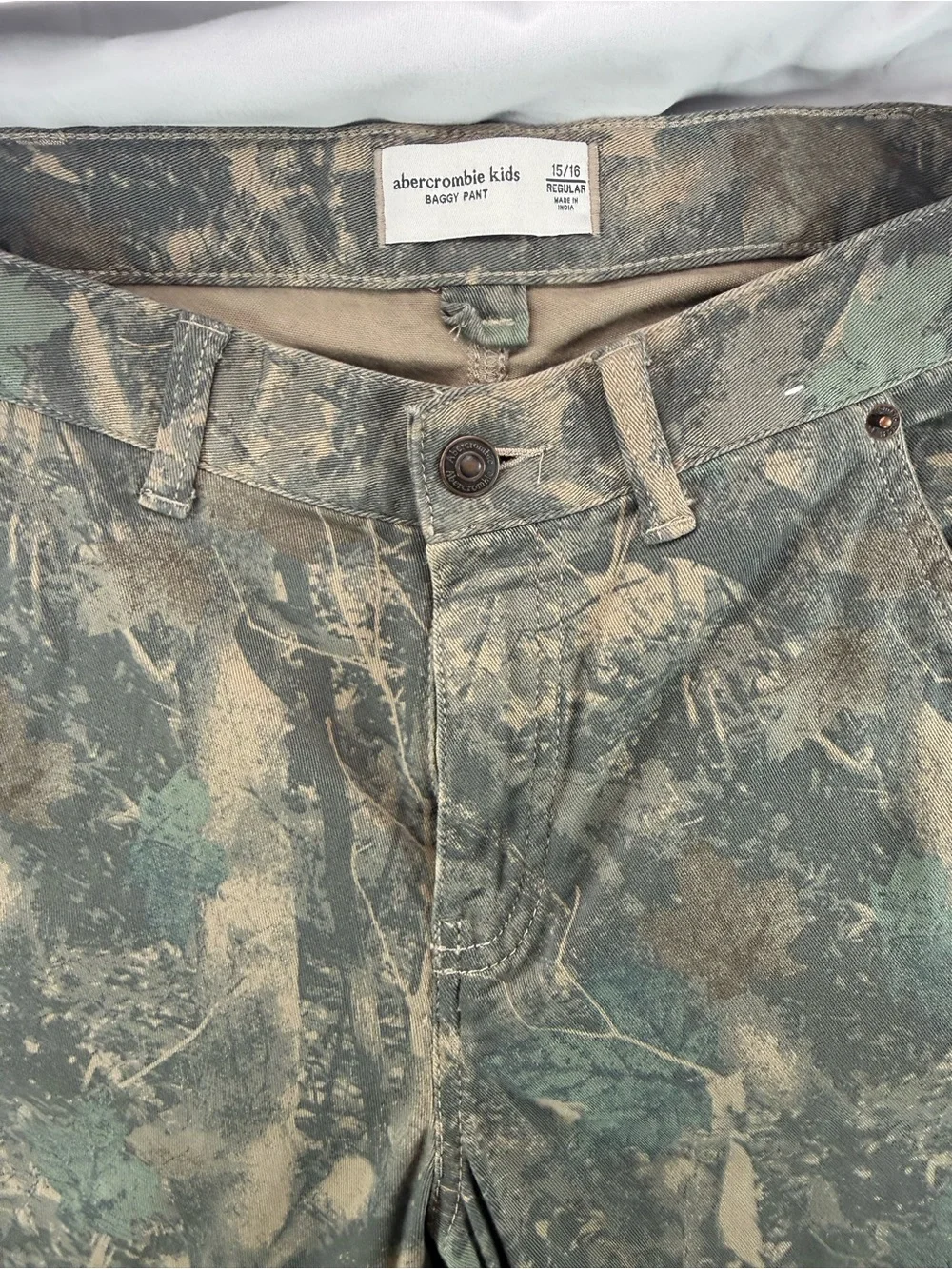 Abercrombie Camouflage Carpenter Pants | kids 15/16 | women 2 | Butter Soft